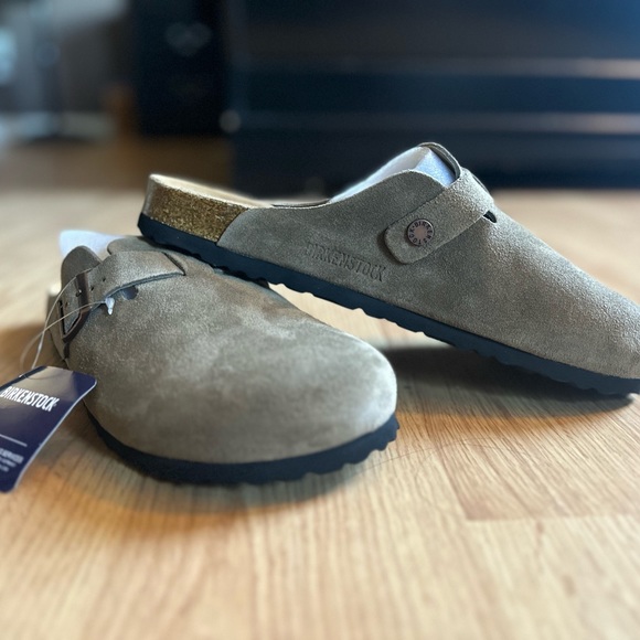 Birkenstock Other - Birkenstock Boston Taupe unisex size 11